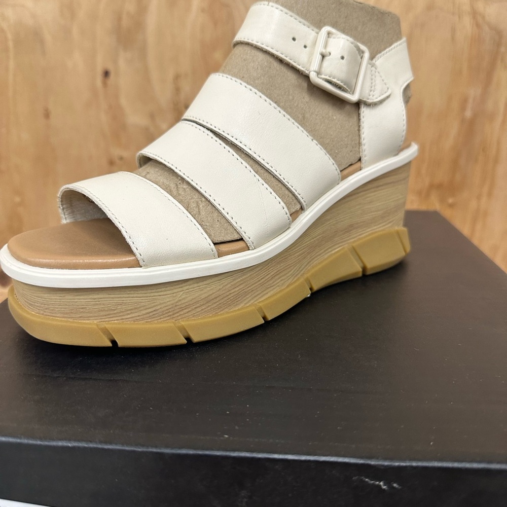 NWT Joanie  IV Sorel sandal